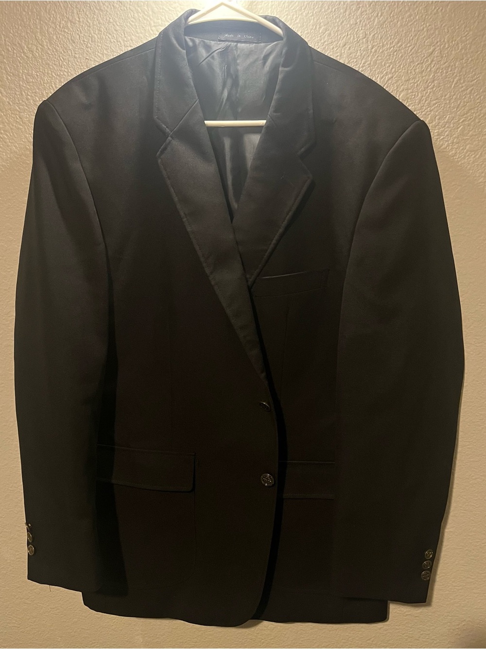 Classic Men's Black Two-Button Blazer 46R